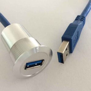 USB-na-rádio-s-kabelem